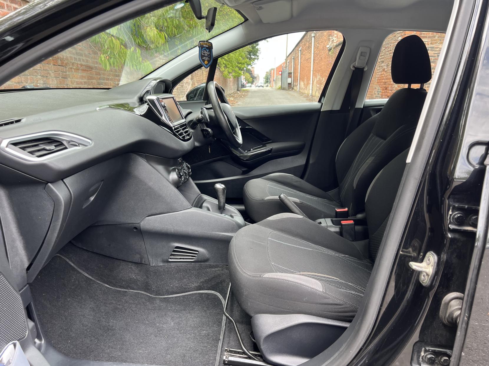 Peugeot 208 1.4 e-HDi Active Hatchback 5dr Diesel EGC Euro 5 (s/s) (70 ps)