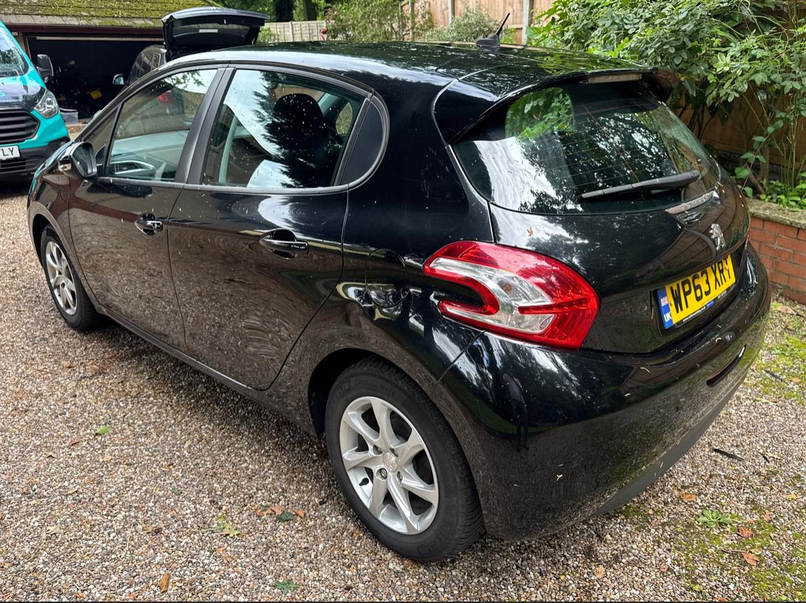 Peugeot 208 1.4 e-HDi Active Hatchback 5dr Diesel EGC Euro 5 (s/s) (70 ps)