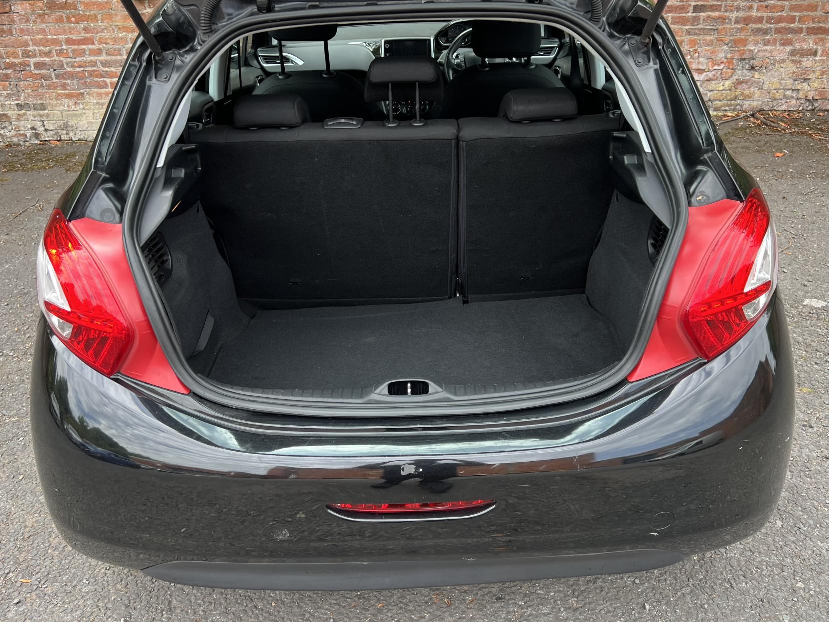 Peugeot 208 1.4 e-HDi Active Hatchback 5dr Diesel EGC Euro 5 (s/s) (70 ps)