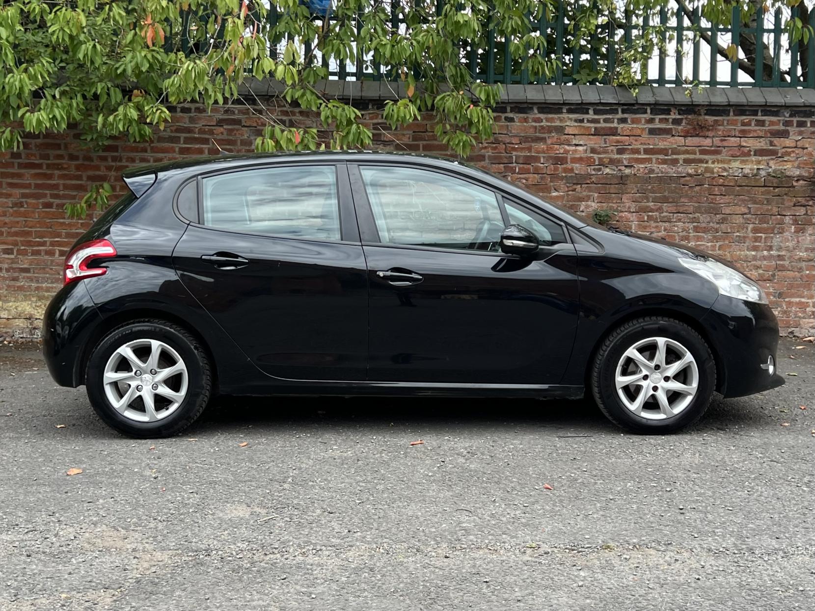 Peugeot 208 1.4 e-HDi Active Hatchback 5dr Diesel EGC Euro 5 (s/s) (70 ps)