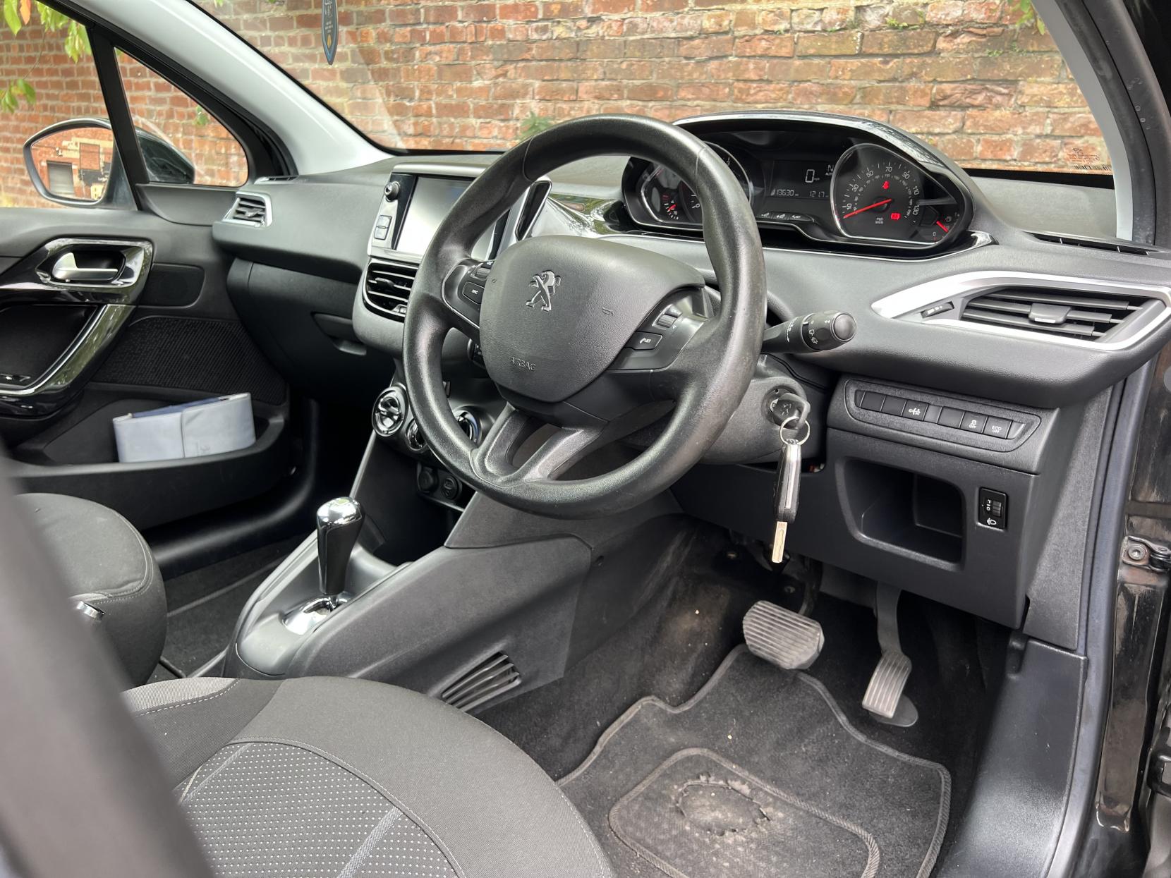 Peugeot 208 1.4 e-HDi Active Hatchback 5dr Diesel EGC Euro 5 (s/s) (70 ps)