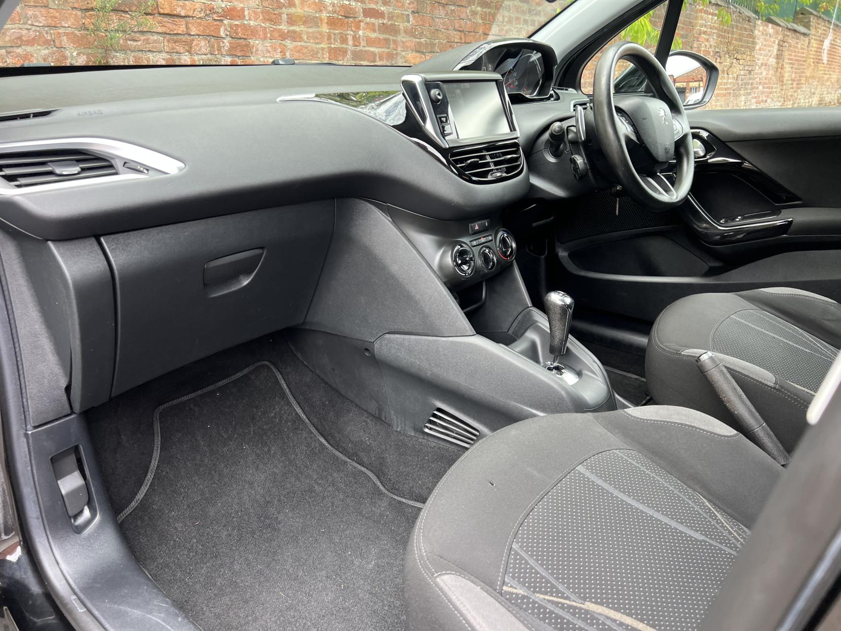 Peugeot 208 1.4 e-HDi Active Hatchback 5dr Diesel EGC Euro 5 (s/s) (70 ps)