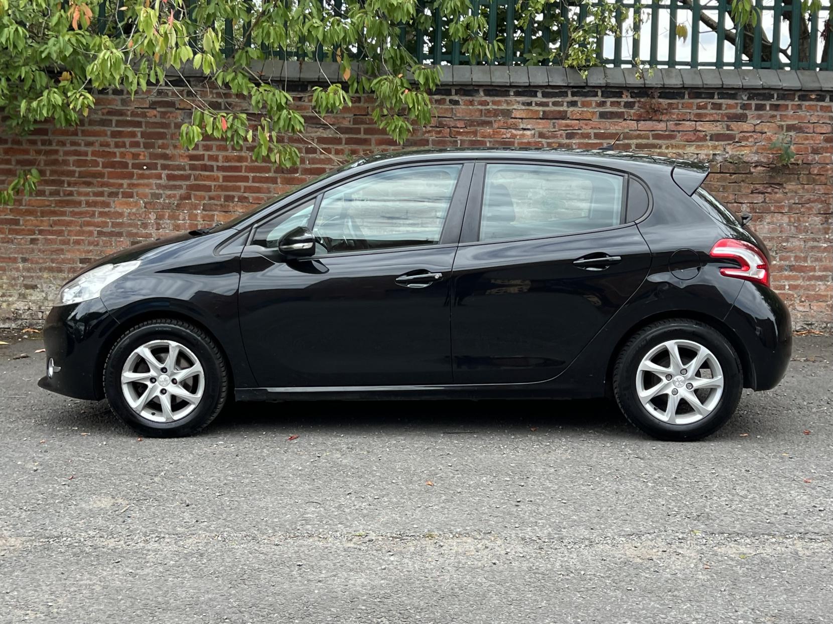 Peugeot 208 1.4 e-HDi Active Hatchback 5dr Diesel EGC Euro 5 (s/s) (70 ps)