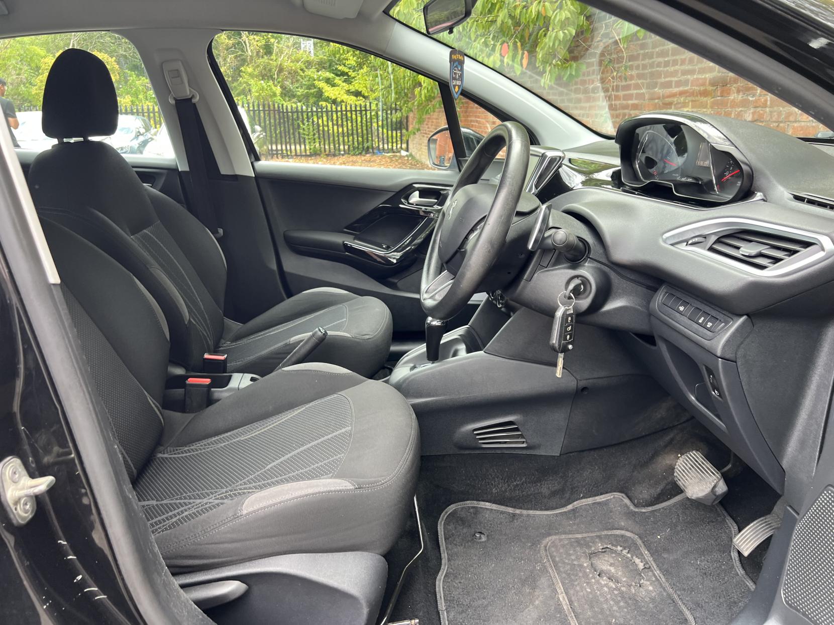Peugeot 208 1.4 e-HDi Active Hatchback 5dr Diesel EGC Euro 5 (s/s) (70 ps)