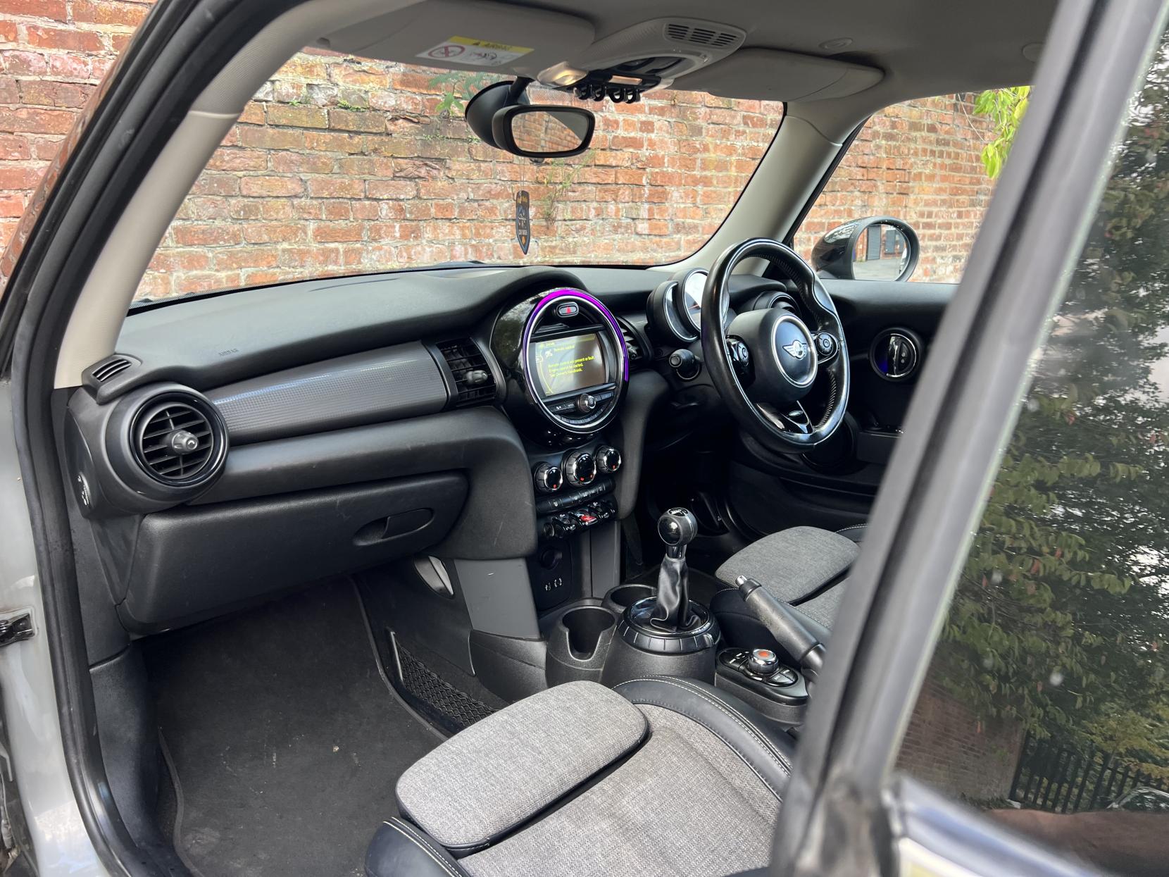 MINI Hatch 1.5 Cooper D Hatchback 3dr Diesel Manual Euro 6 (s/s) (116 ps)