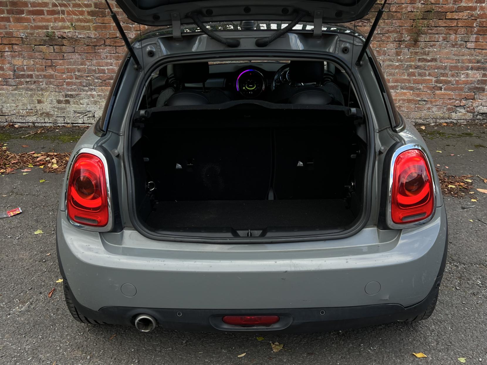 MINI Hatch 1.5 Cooper D Hatchback 3dr Diesel Manual Euro 6 (s/s) (116 ps)