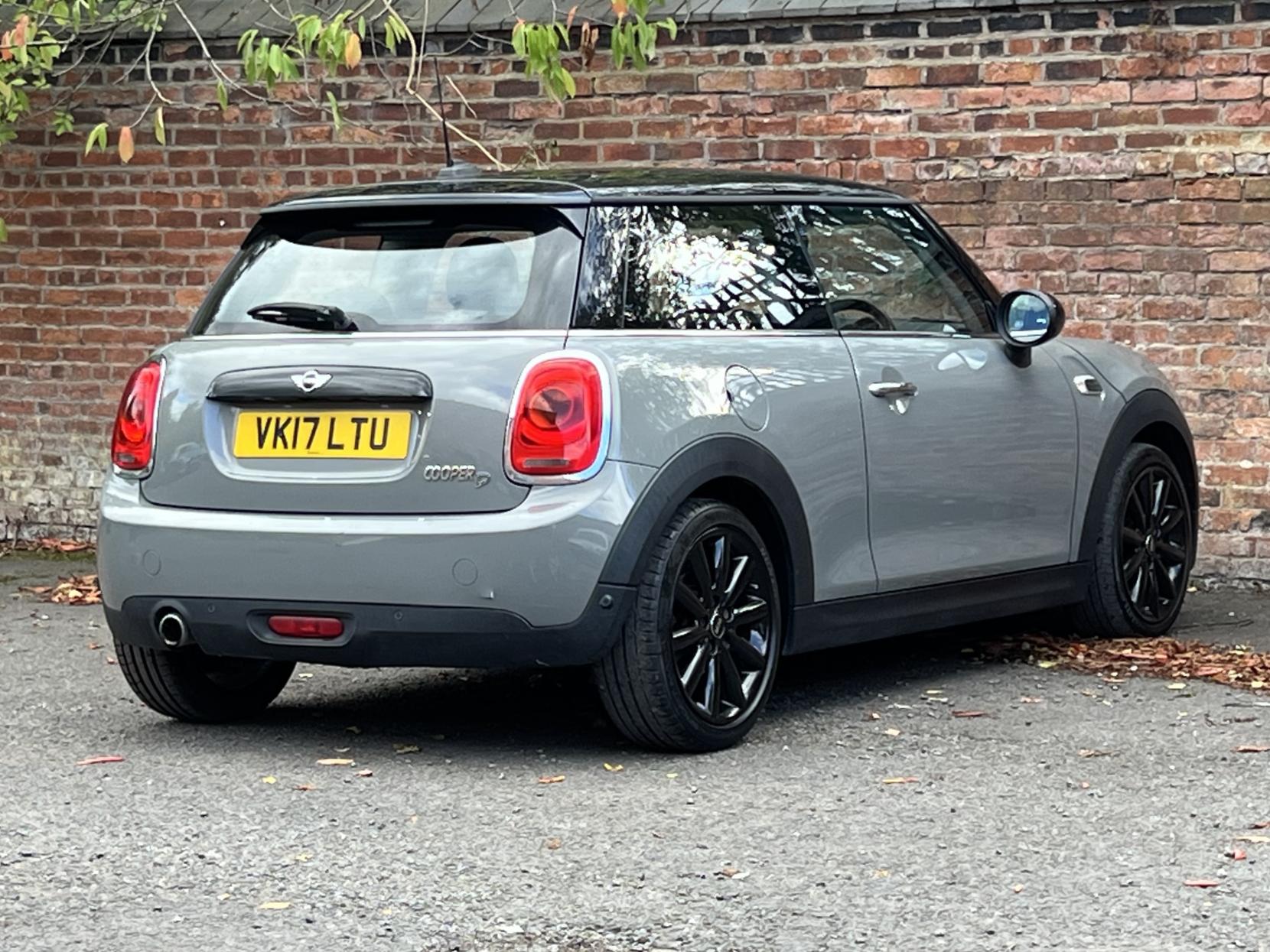MINI Hatch 1.5 Cooper D Hatchback 3dr Diesel Manual Euro 6 (s/s) (116 ps)