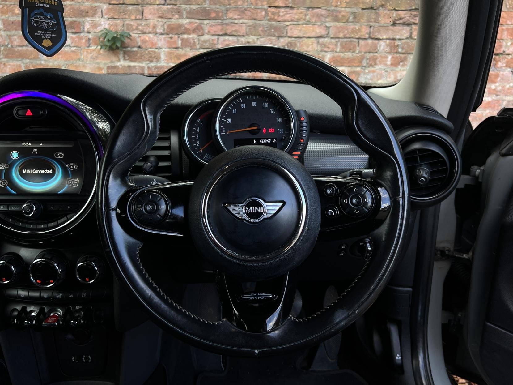 MINI Hatch 1.5 Cooper D Hatchback 3dr Diesel Manual Euro 6 (s/s) (116 ps)