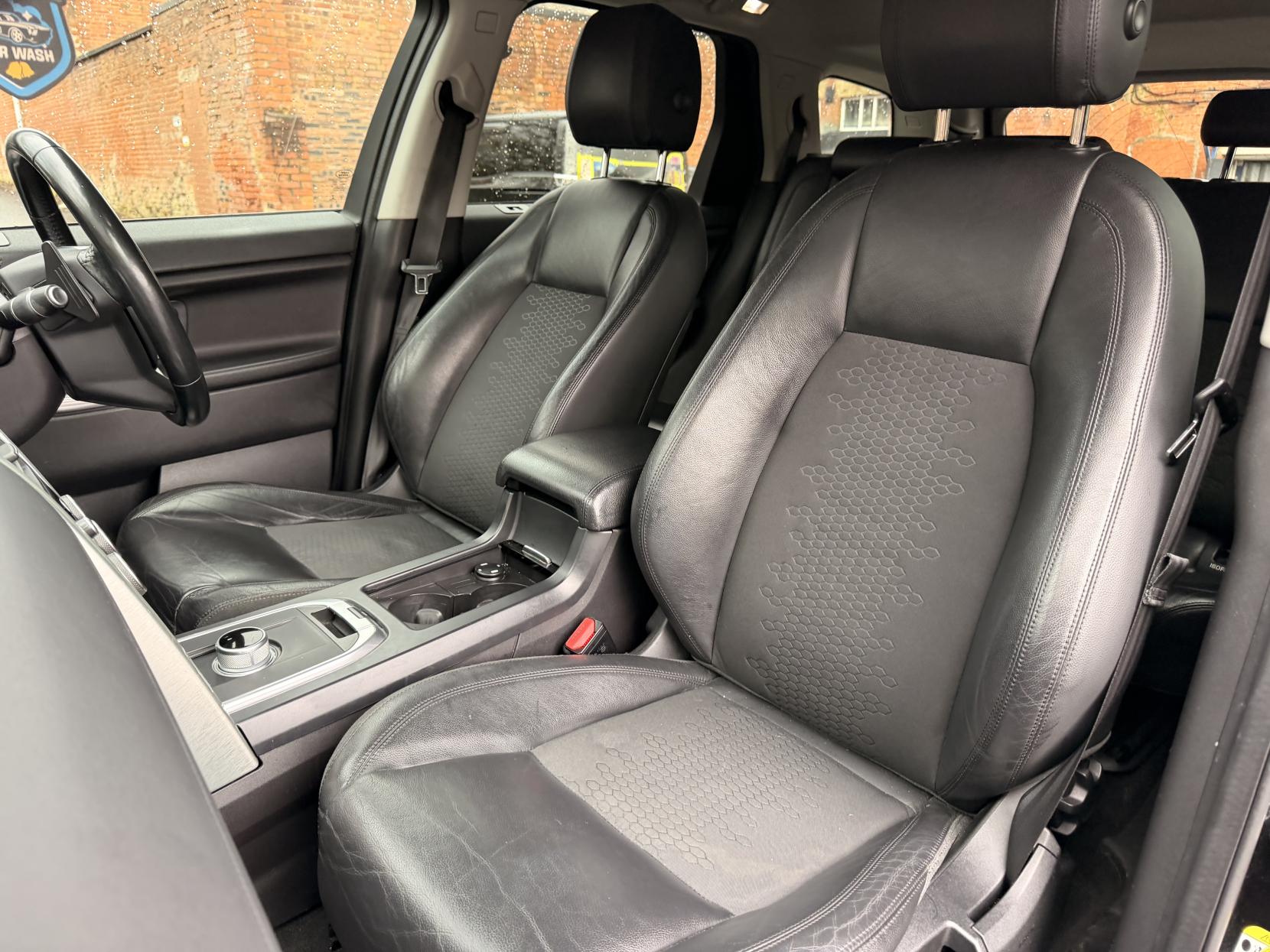 Land Rover Discovery Sport 2.0 TD4 SE Tech SUV 5dr Diesel Auto 4WD Euro 6 (s/s) (180 ps)