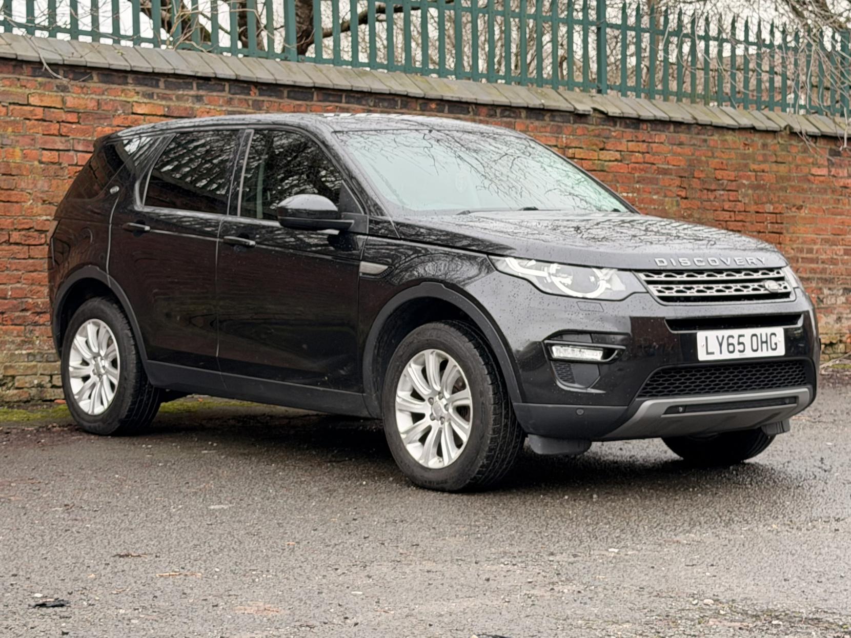 Land Rover Discovery Sport 2.0 TD4 SE Tech SUV 5dr Diesel Auto 4WD Euro 6 (s/s) (180 ps)
