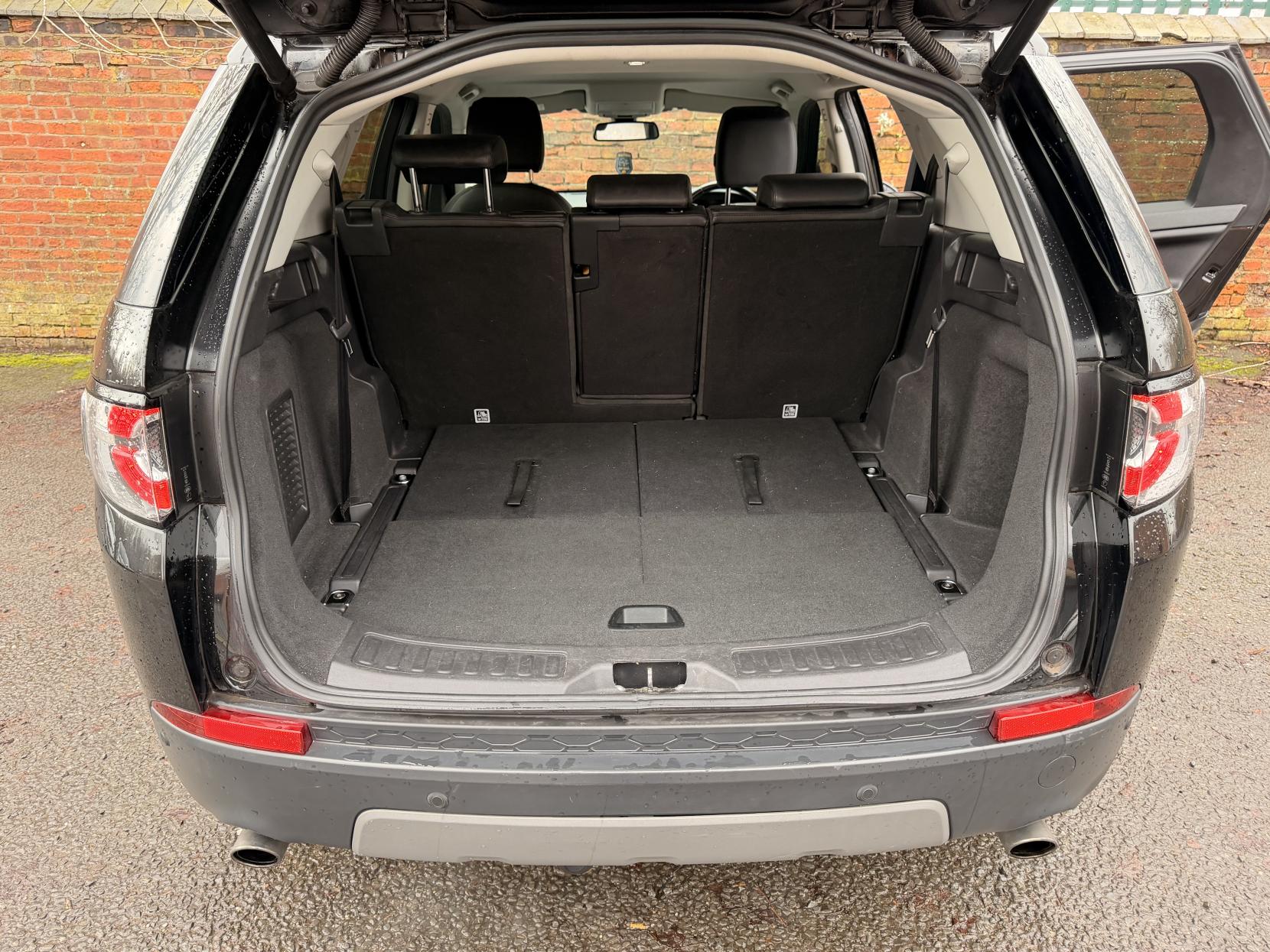 Land Rover Discovery Sport 2.0 TD4 SE Tech SUV 5dr Diesel Auto 4WD Euro 6 (s/s) (180 ps)