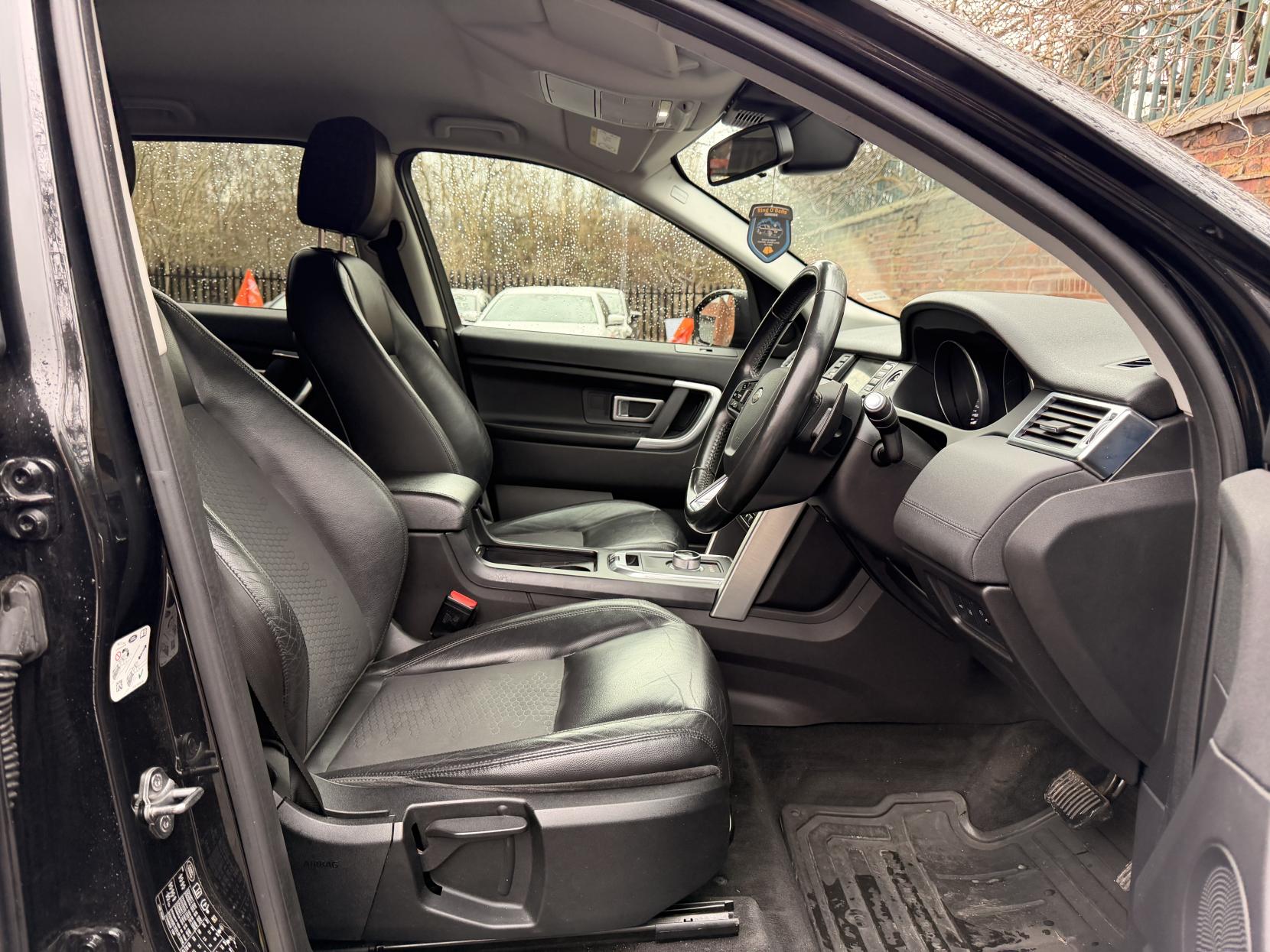 Land Rover Discovery Sport 2.0 TD4 SE Tech SUV 5dr Diesel Auto 4WD Euro 6 (s/s) (180 ps)