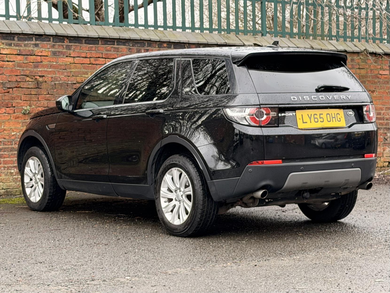 Land Rover Discovery Sport 2.0 TD4 SE Tech SUV 5dr Diesel Auto 4WD Euro 6 (s/s) (180 ps)