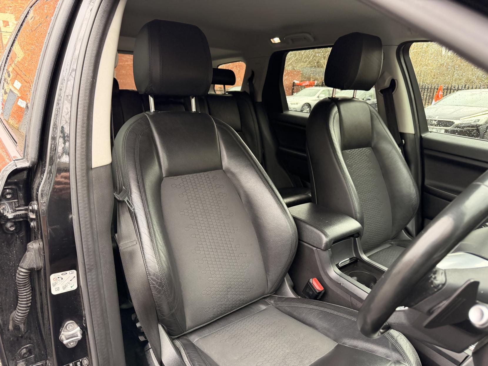 Land Rover Discovery Sport 2.0 TD4 SE Tech SUV 5dr Diesel Auto 4WD Euro 6 (s/s) (180 ps)