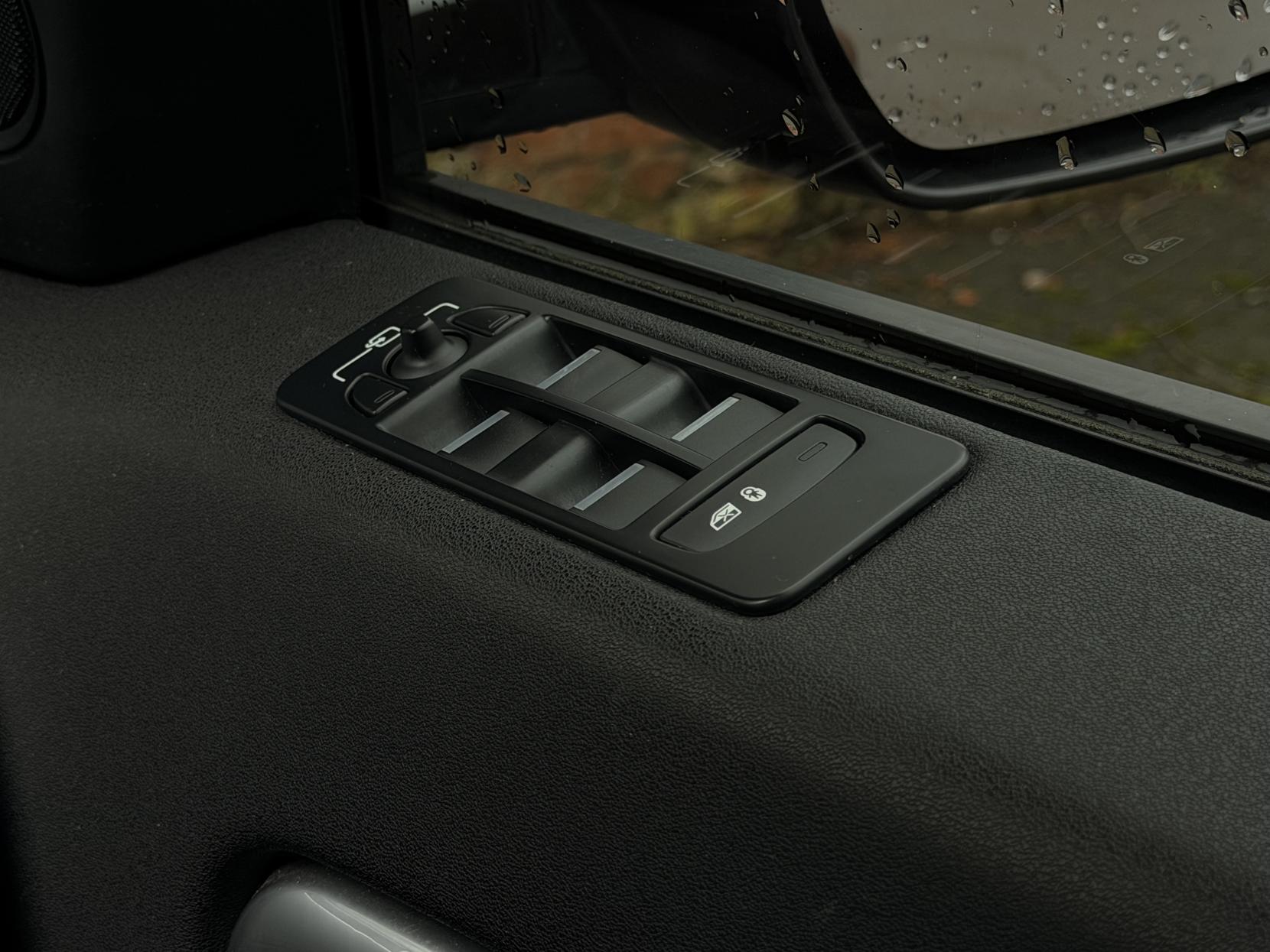 Land Rover Discovery Sport 2.0 TD4 SE Tech SUV 5dr Diesel Auto 4WD Euro 6 (s/s) (180 ps)