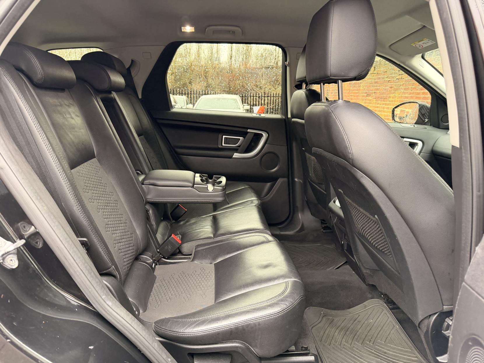 Land Rover Discovery Sport 2.0 TD4 SE Tech SUV 5dr Diesel Auto 4WD Euro 6 (s/s) (180 ps)