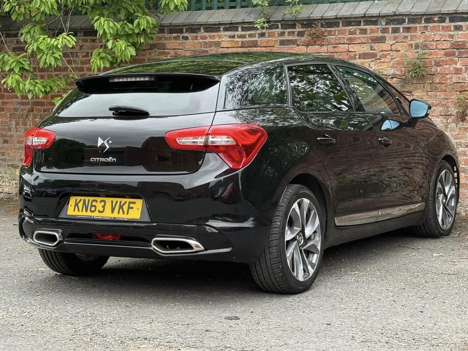 Citroen DS5 2.0 HDi DSport Hatchback 5dr Diesel Auto Euro 5 (160 ps)