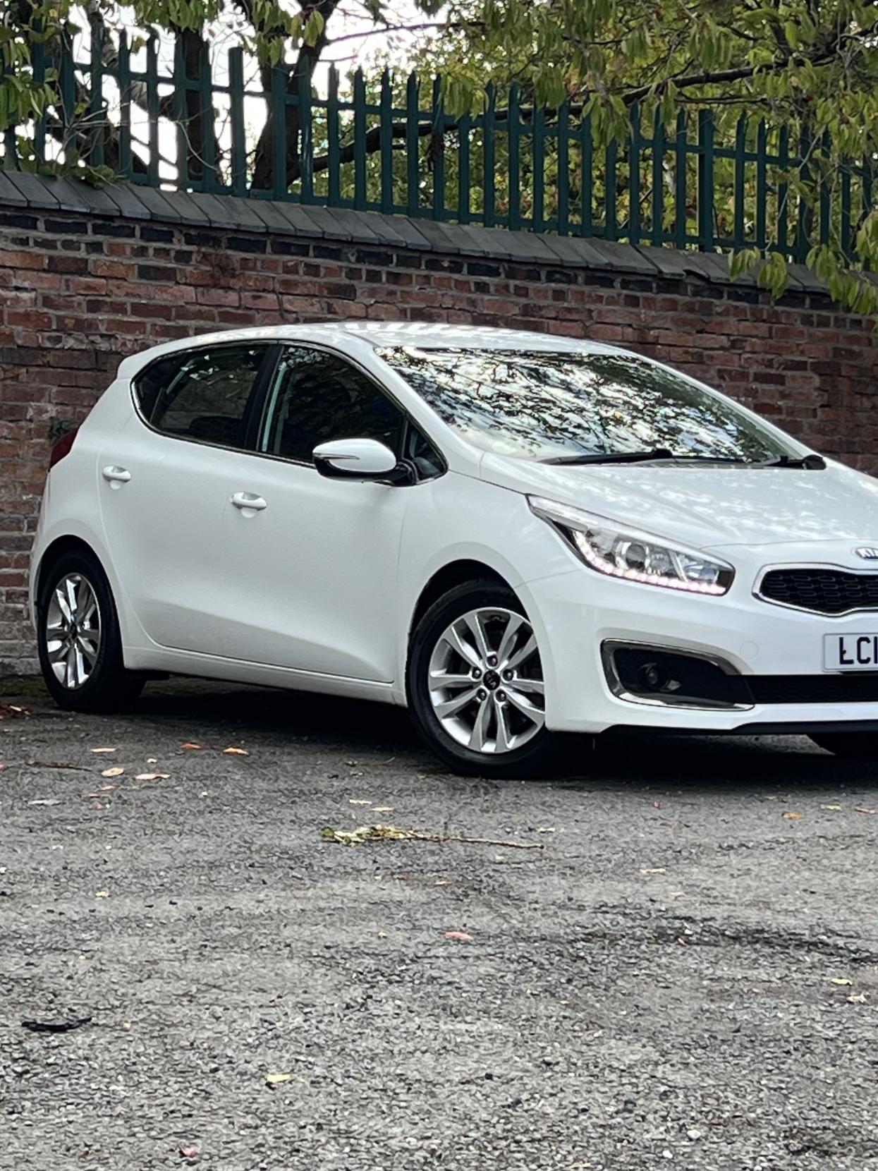 Kia Ceed 1.6 CRDi 2 Hatchback 5dr Diesel DCT Euro 6 (s/s) (134 bhp)