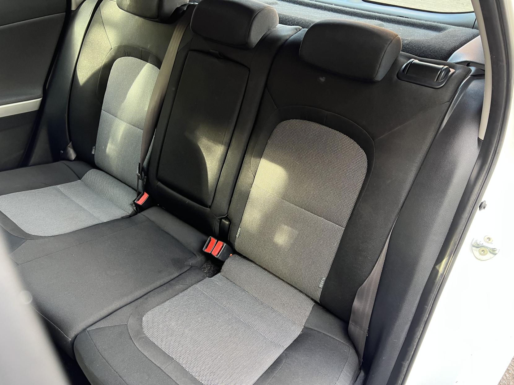 Kia Ceed 1.6 CRDi 2 Hatchback 5dr Diesel DCT Euro 6 (s/s) (134 bhp)