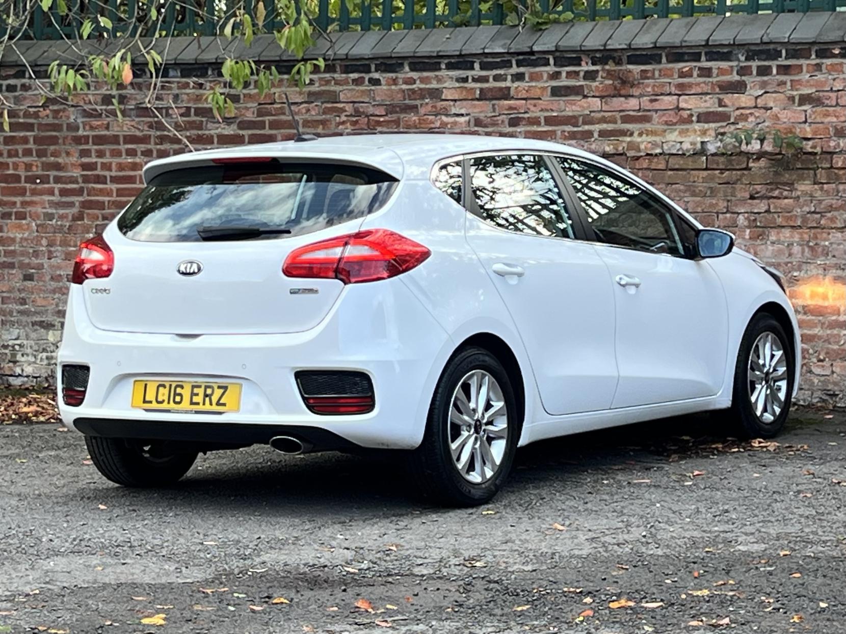 Kia Ceed 1.6 CRDi 2 Hatchback 5dr Diesel DCT Euro 6 (s/s) (134 bhp)
