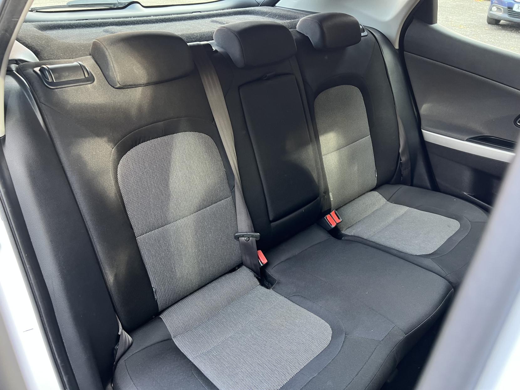 Kia Ceed 1.6 CRDi 2 Hatchback 5dr Diesel DCT Euro 6 (s/s) (134 bhp)