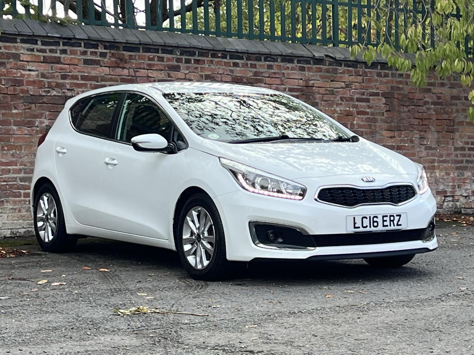Kia Ceed 1.6 CRDi 2 Hatchback 5dr Diesel DCT Euro 6 (s/s) (134 bhp)