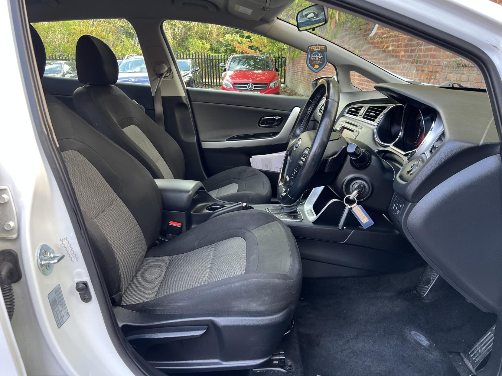 Kia Ceed 1.6 CRDi 2 Hatchback 5dr Diesel DCT Euro 6 (s/s) (134 bhp)