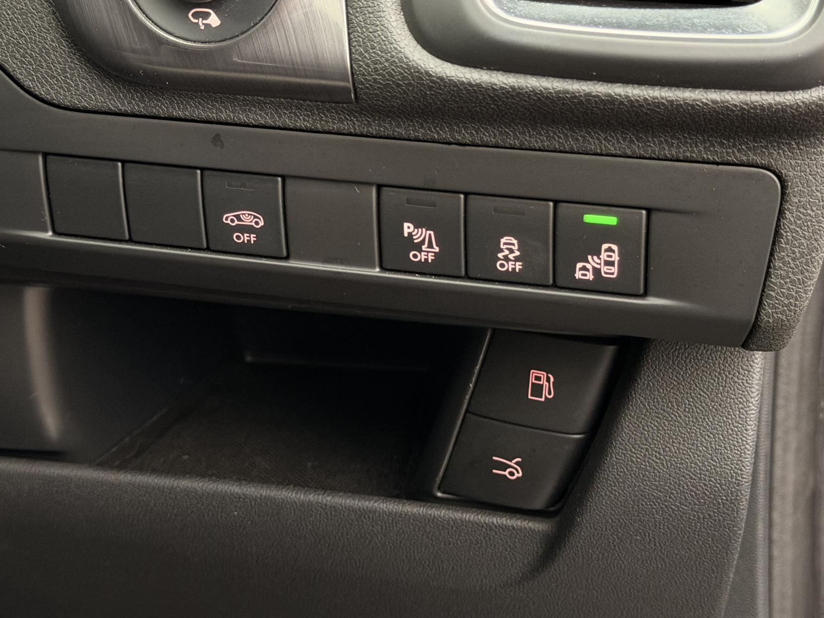 DS AUTOMOBILES DS 5 2.0 BlueHDi Prestige Hatchback 5dr Diesel EAT6 Euro 6 (s/s) (180 ps)