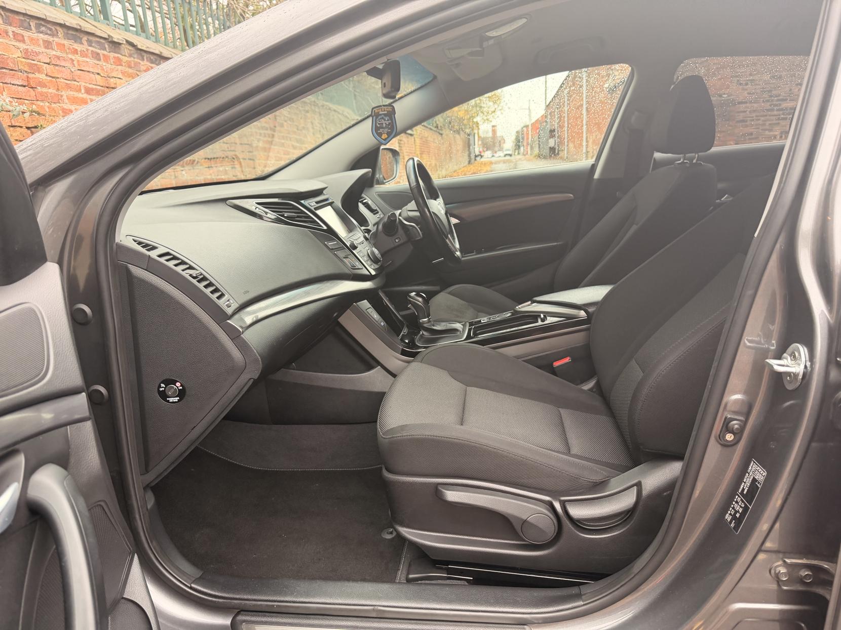 Hyundai i40 1.7 CRDi Blue Drive SE Nav Tourer 5dr Diesel DCT Euro 6 (s/s) (141 ps)