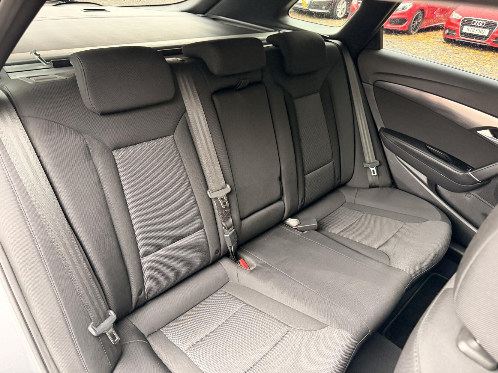 Hyundai i40 1.7 CRDi Blue Drive SE Nav Tourer 5dr Diesel DCT Euro 6 (s/s) (141 ps)