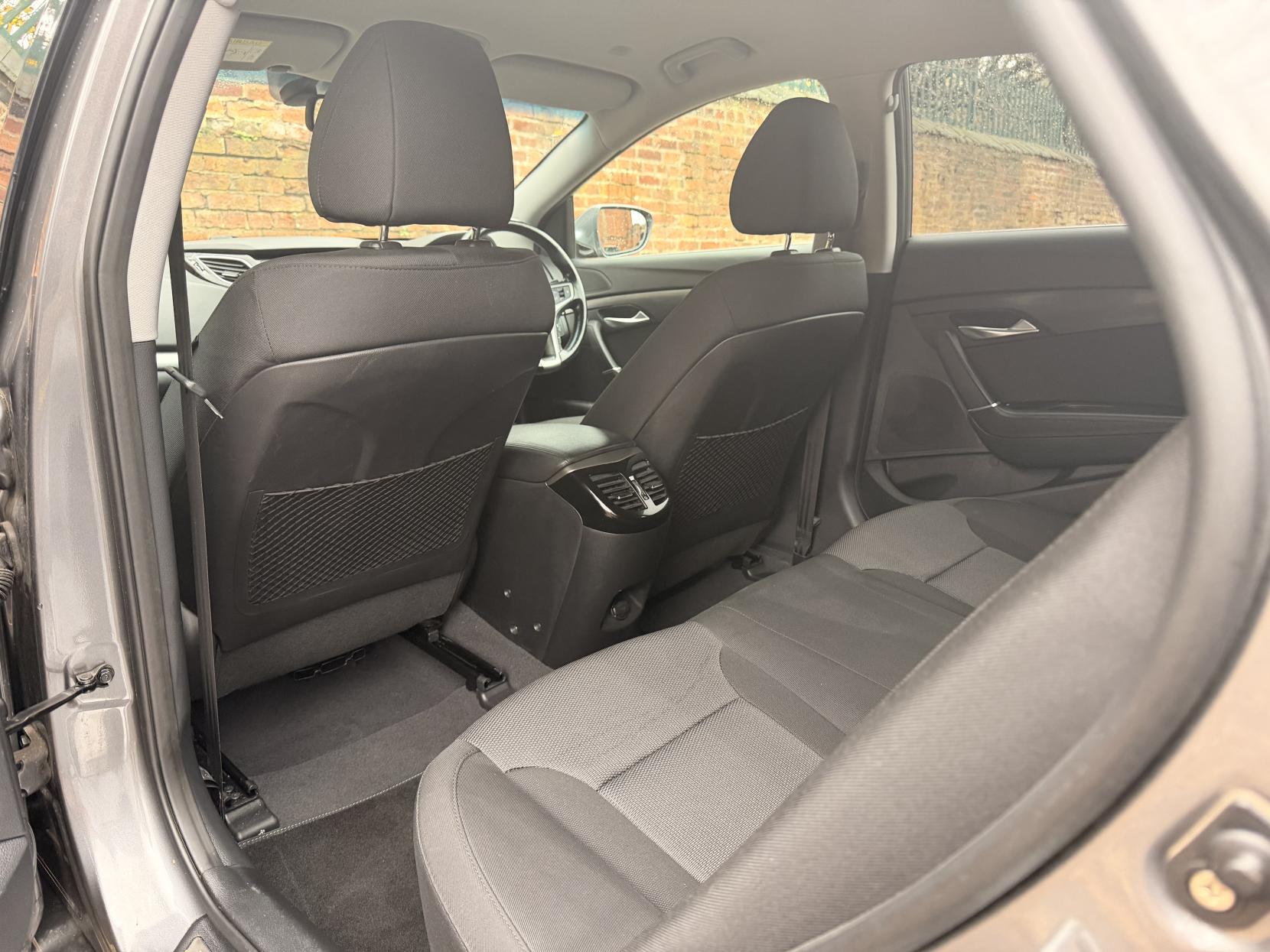 Hyundai i40 1.7 CRDi Blue Drive SE Nav Tourer 5dr Diesel DCT Euro 6 (s/s) (141 ps)