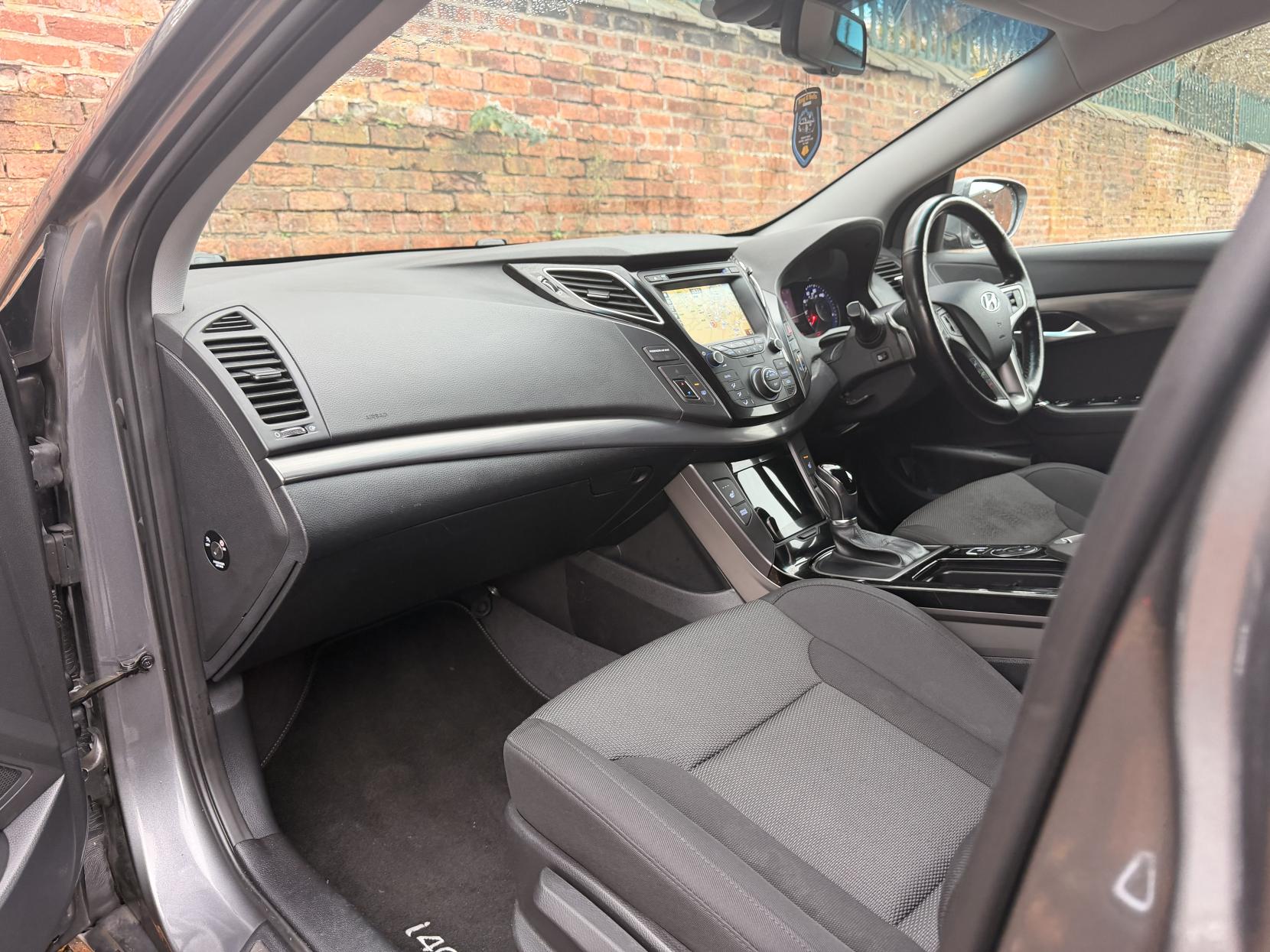 Hyundai i40 1.7 CRDi Blue Drive SE Nav Tourer 5dr Diesel DCT Euro 6 (s/s) (141 ps)