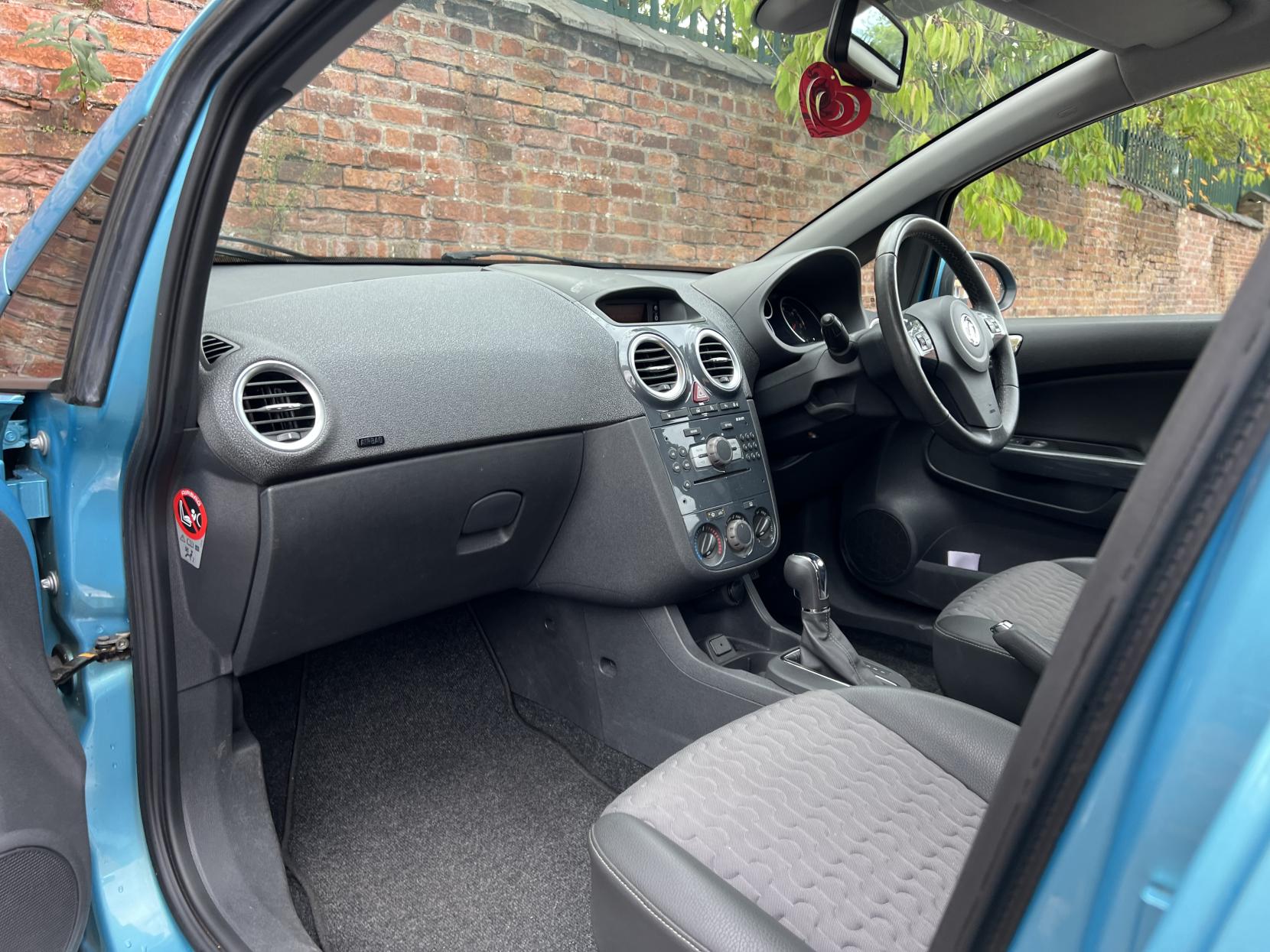 Vauxhall Corsa 1.4 16V SE Hatchback 5dr Petrol Auto Euro 5 (100 ps)