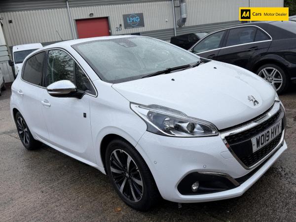 Peugeot 208 1.2 PureTech Tech Edition Hatchback 5dr Petrol Manual Euro 6 (s/s) (82 ps)