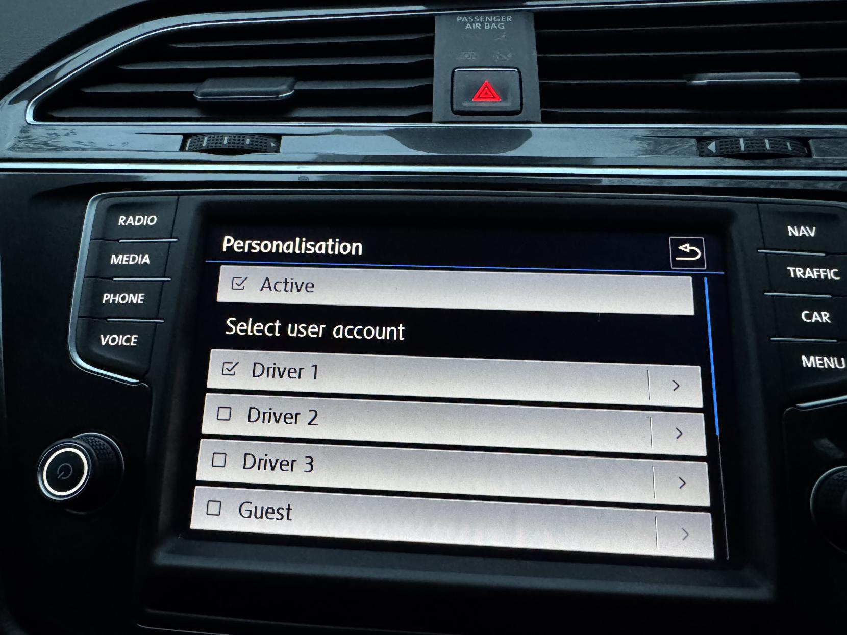 Volkswagen Tiguan 2.0 TDI BlueMotion Tech SE Navigation SUV 5dr Diesel DSG 4Motion Euro 6 (s/s) (150 ps)