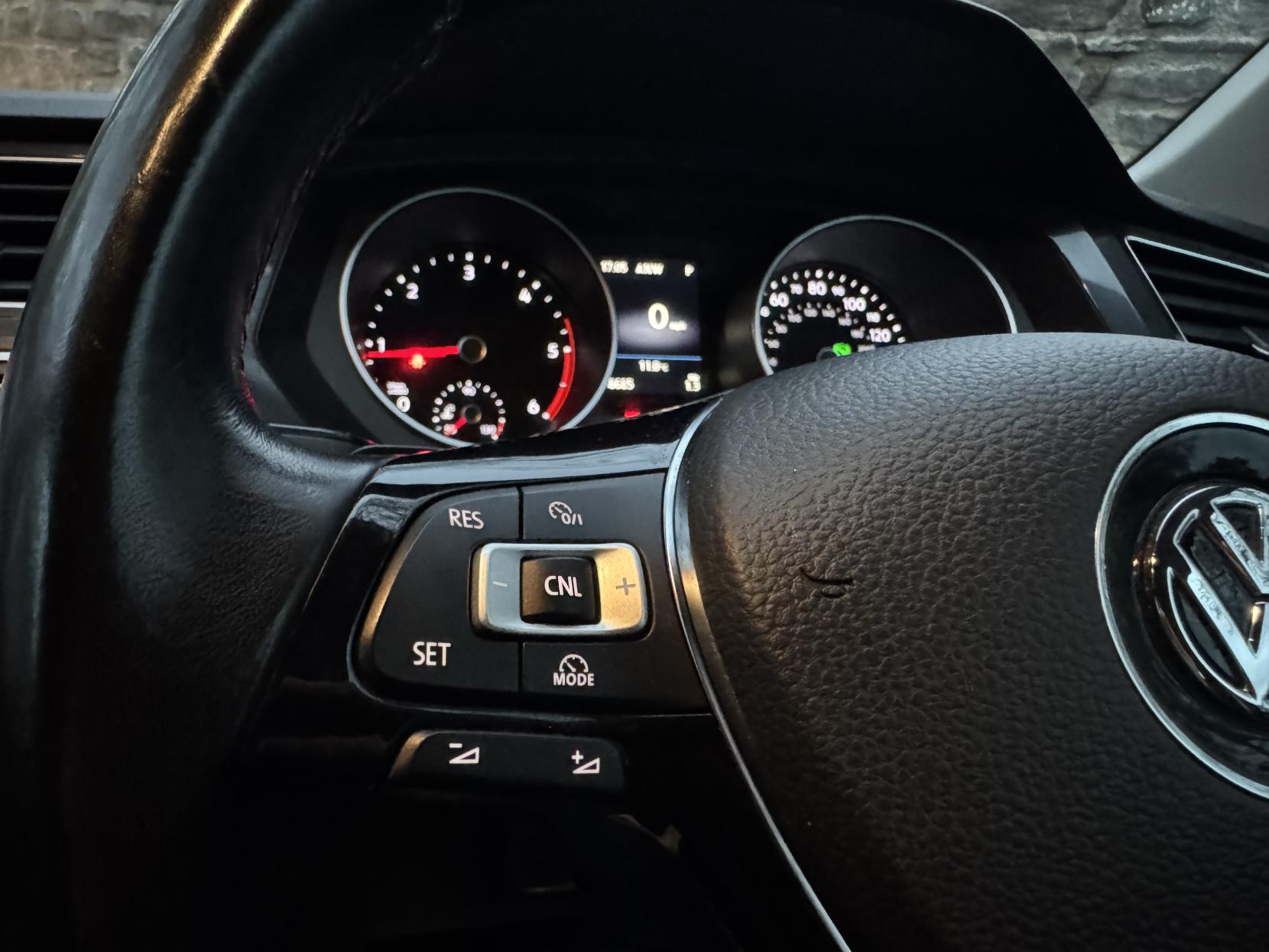 Volkswagen Tiguan 2.0 TDI BlueMotion Tech SE Navigation SUV 5dr Diesel DSG 4Motion Euro 6 (s/s) (150 ps)