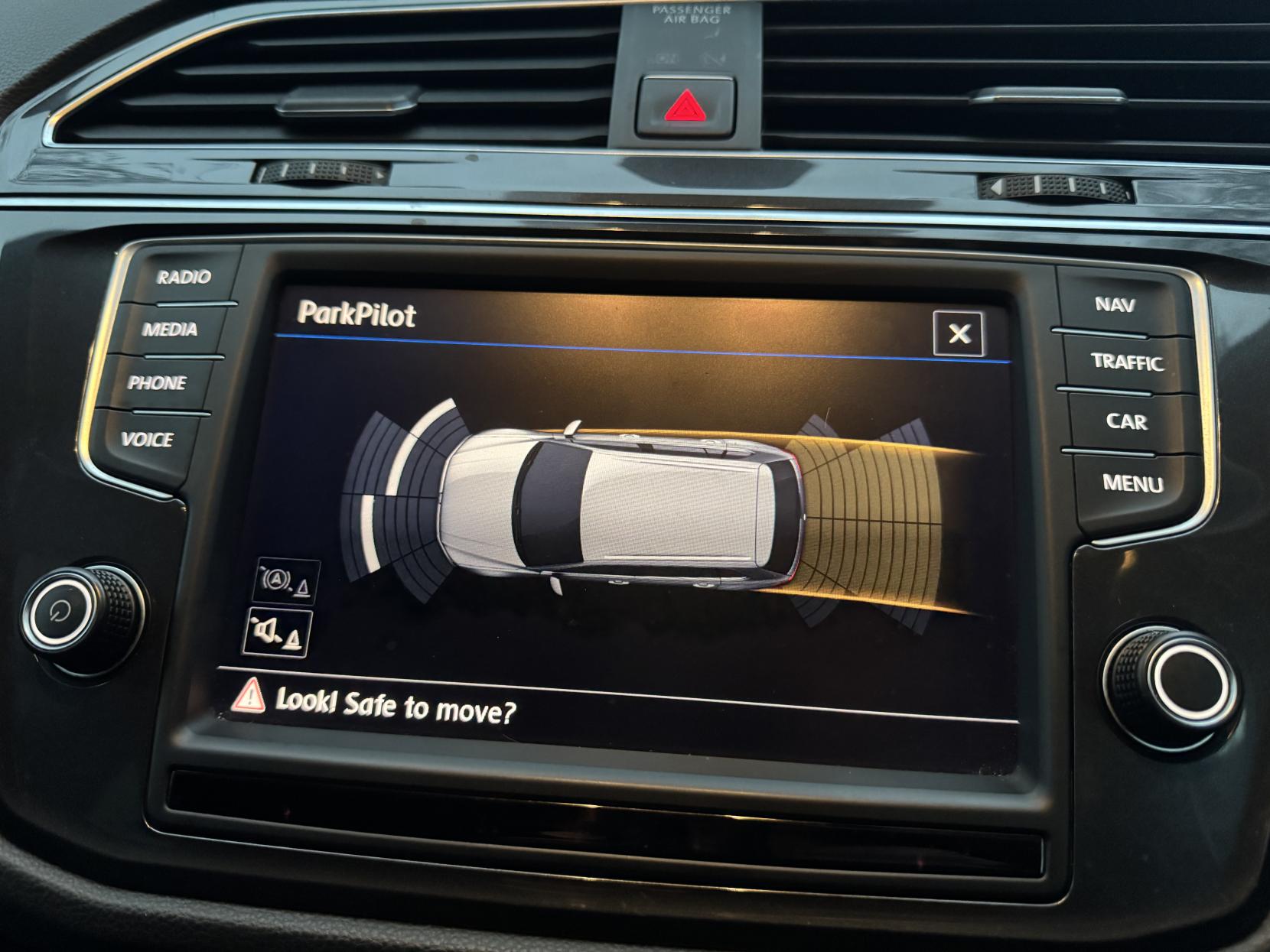 Volkswagen Tiguan 2.0 TDI BlueMotion Tech SE Navigation SUV 5dr Diesel DSG 4Motion Euro 6 (s/s) (150 ps)