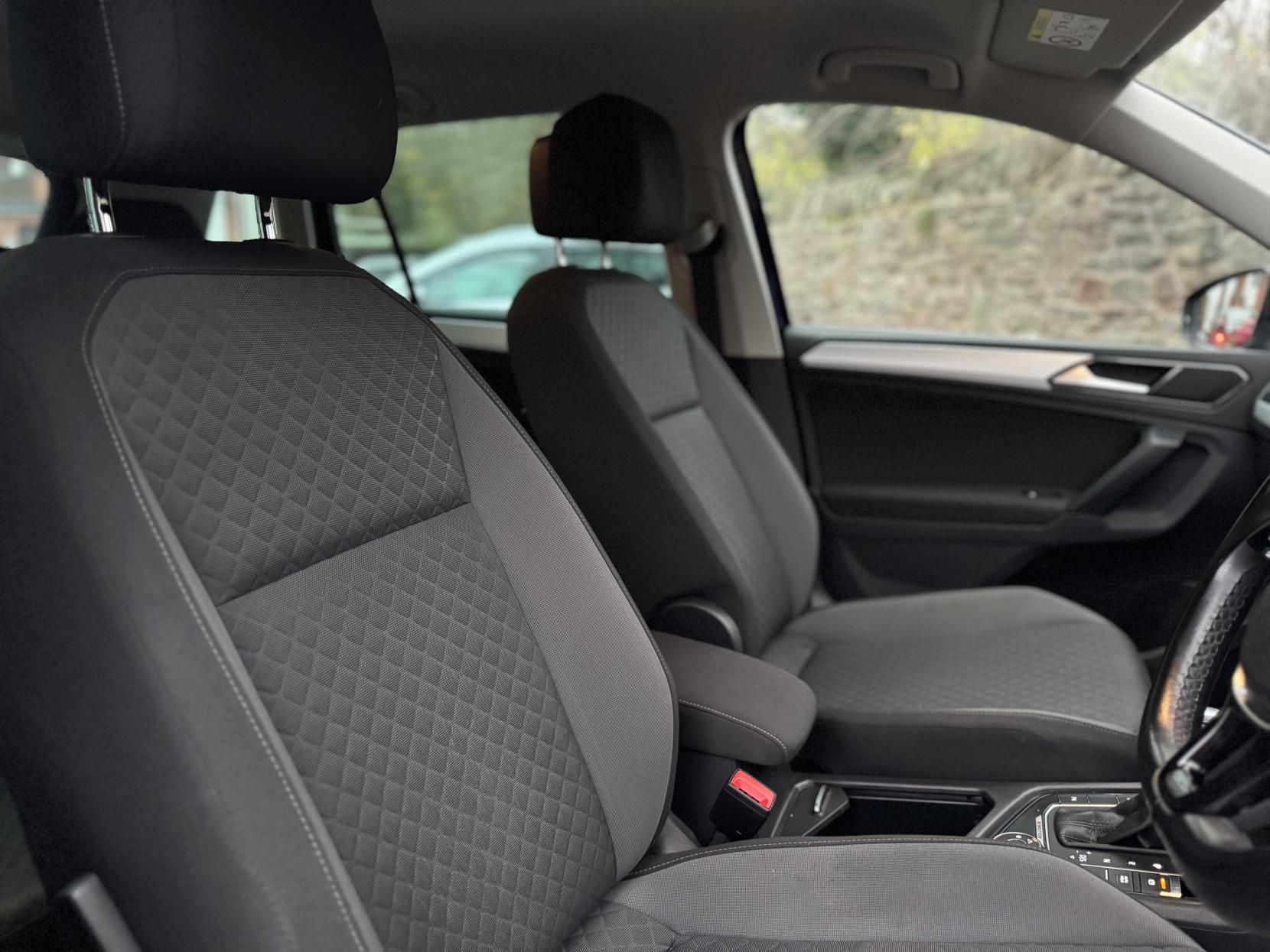 Volkswagen Tiguan 2.0 TDI BlueMotion Tech SE Navigation SUV 5dr Diesel DSG 4Motion Euro 6 (s/s) (150 ps)