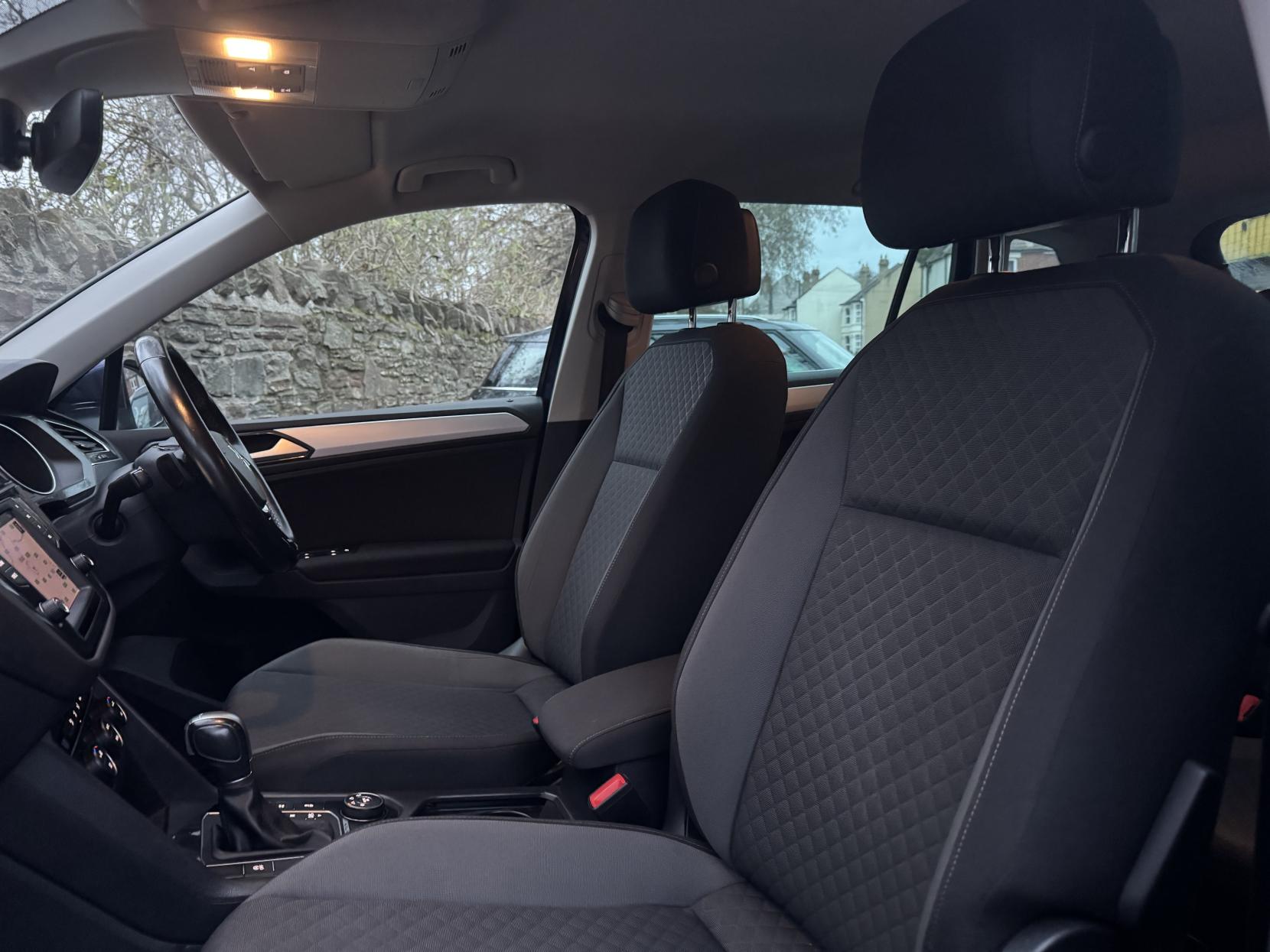 Volkswagen Tiguan 2.0 TDI BlueMotion Tech SE Navigation SUV 5dr Diesel DSG 4Motion Euro 6 (s/s) (150 ps)