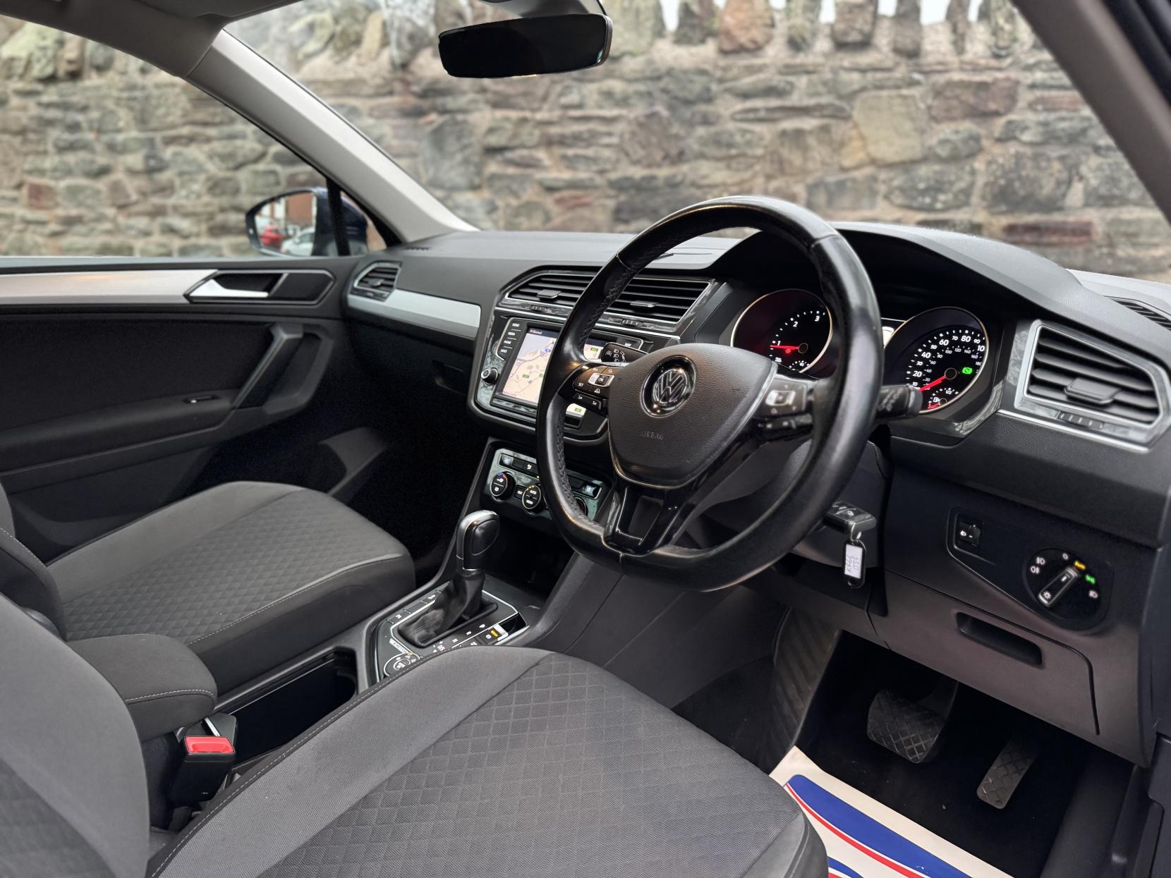 Volkswagen Tiguan 2.0 TDI BlueMotion Tech SE Navigation SUV 5dr Diesel DSG 4Motion Euro 6 (s/s) (150 ps)