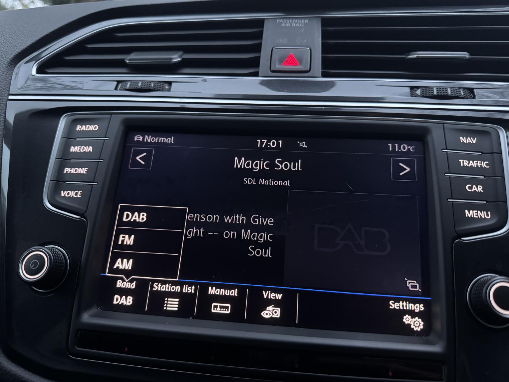 Volkswagen Tiguan 2.0 TDI BlueMotion Tech SE Navigation SUV 5dr Diesel DSG 4Motion Euro 6 (s/s) (150 ps)