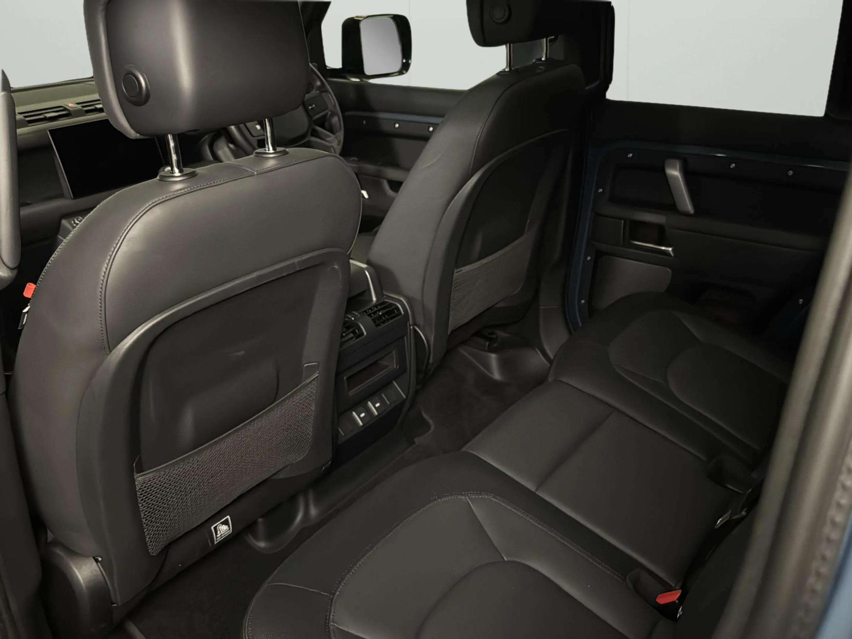 Land Rover Defender 110 2.0 P400e 15.4kWh X-Dynamic HSE SUV 5dr Petrol Plug-in Hybrid Auto 4WD Euro 6 (s/s) (404 ps)