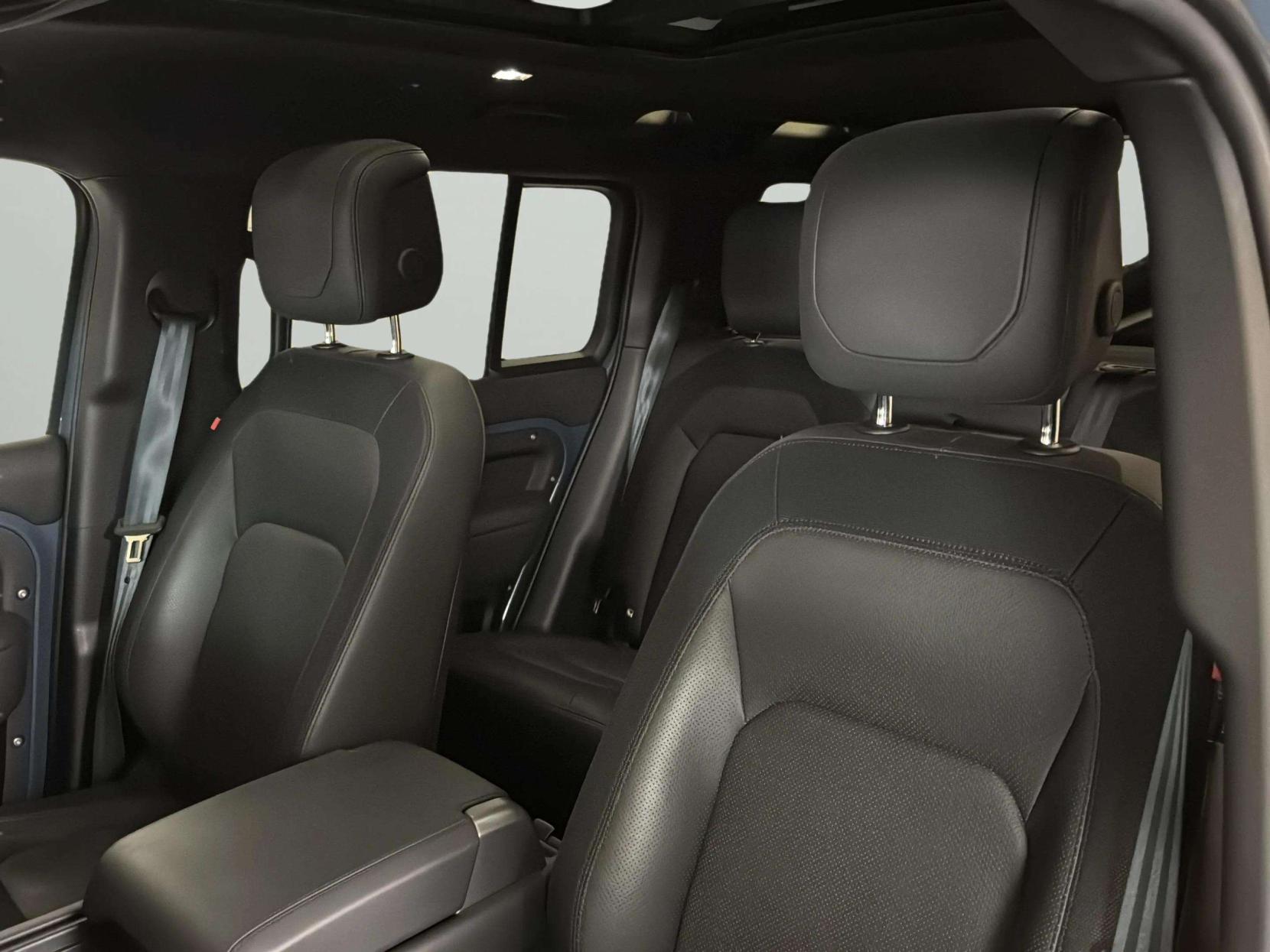 Land Rover Defender 110 2.0 P400e 15.4kWh X-Dynamic HSE SUV 5dr Petrol Plug-in Hybrid Auto 4WD Euro 6 (s/s) (404 ps)