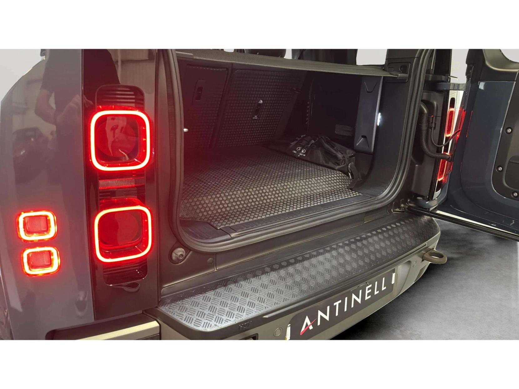 Land Rover Defender 110 2.0 P400e 15.4kWh X-Dynamic HSE SUV 5dr Petrol Plug-in Hybrid Auto 4WD Euro 6 (s/s) (404 ps)