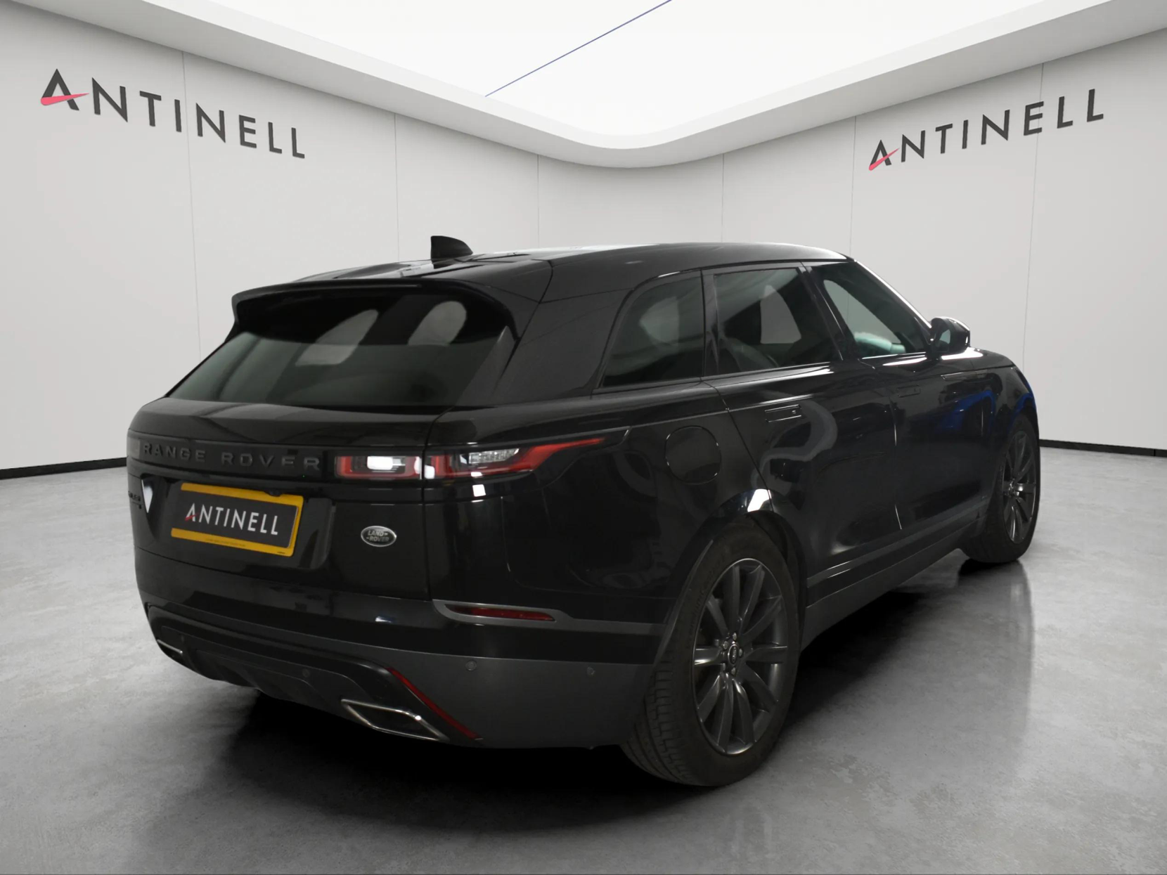 Land Rover Range Rover Velar 3.0 SD6 V6 R-Dynamic HSE SUV 5dr Diesel Auto 4WD Euro 6 (s/s) (300 ps)
