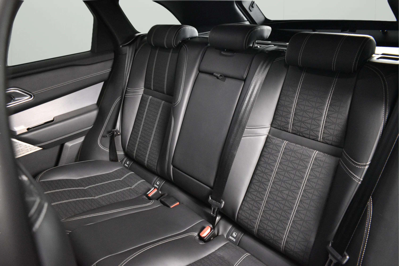 Land Rover Range Rover Velar 3.0 SD6 V6 R-Dynamic HSE SUV 5dr Diesel Auto 4WD Euro 6 (s/s) (300 ps)