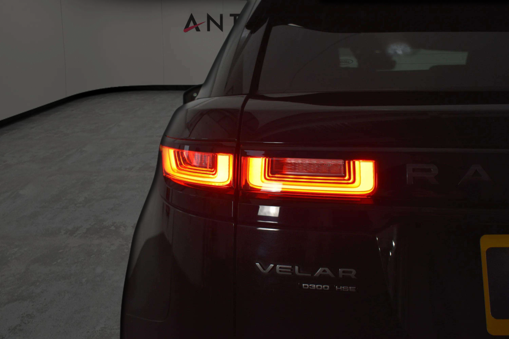 Land Rover Range Rover Velar 3.0 SD6 V6 R-Dynamic HSE SUV 5dr Diesel Auto 4WD Euro 6 (s/s) (300 ps)