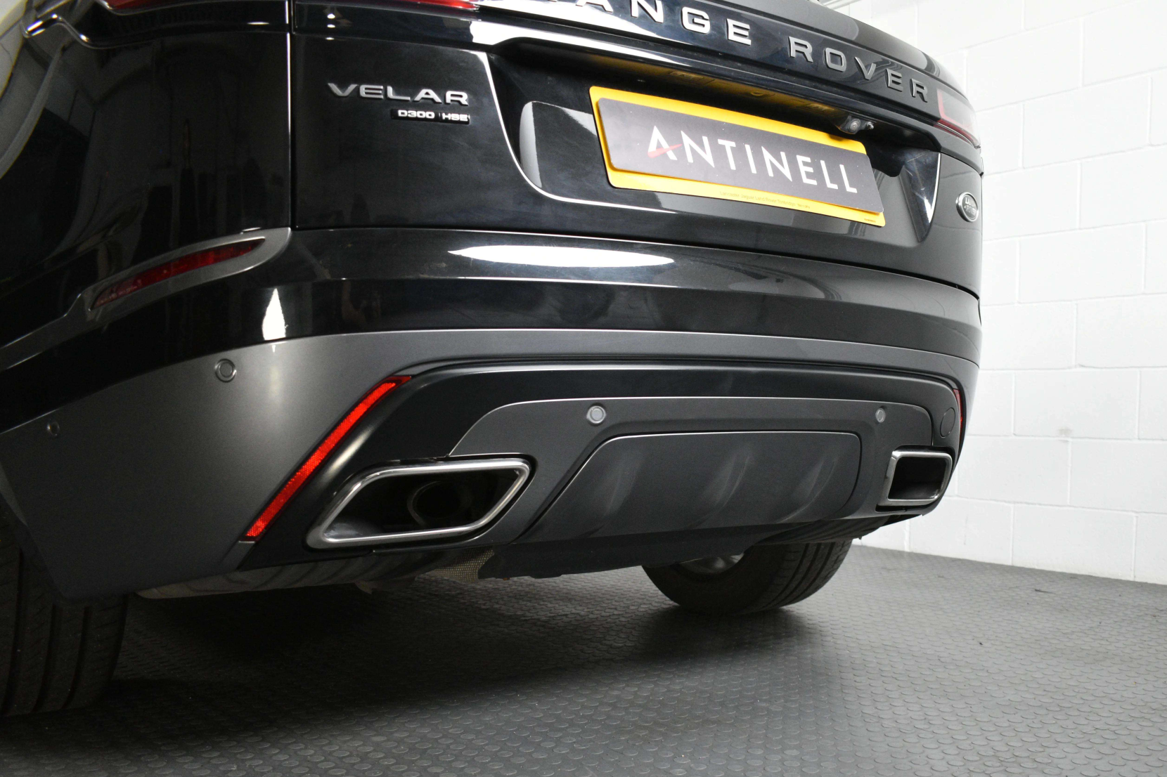 Land Rover Range Rover Velar 3.0 SD6 V6 R-Dynamic HSE SUV 5dr Diesel Auto 4WD Euro 6 (s/s) (300 ps)