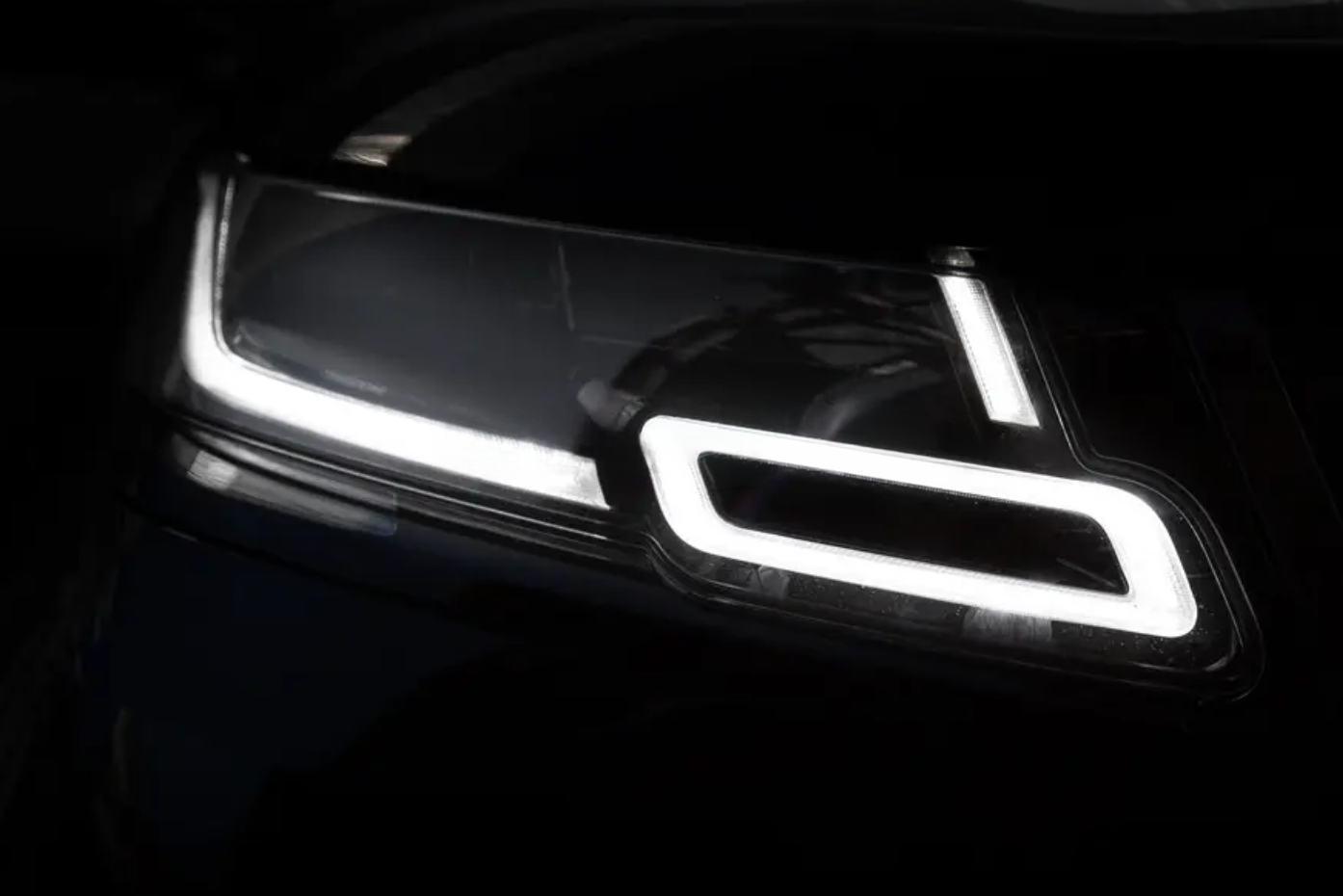 Land Rover Range Rover Velar 3.0 SD6 V6 R-Dynamic HSE SUV 5dr Diesel Auto 4WD Euro 6 (s/s) (300 ps)