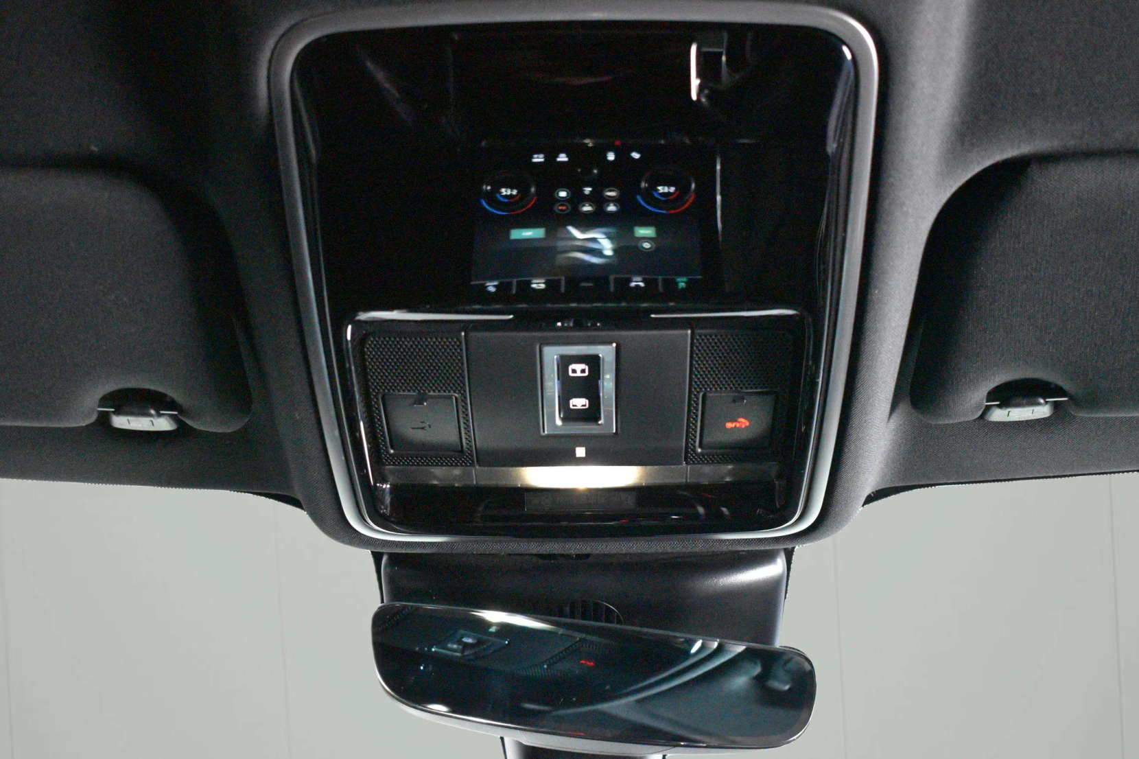 Land Rover Range Rover Velar 3.0 SD6 V6 R-Dynamic HSE SUV 5dr Diesel Auto 4WD Euro 6 (s/s) (300 ps)